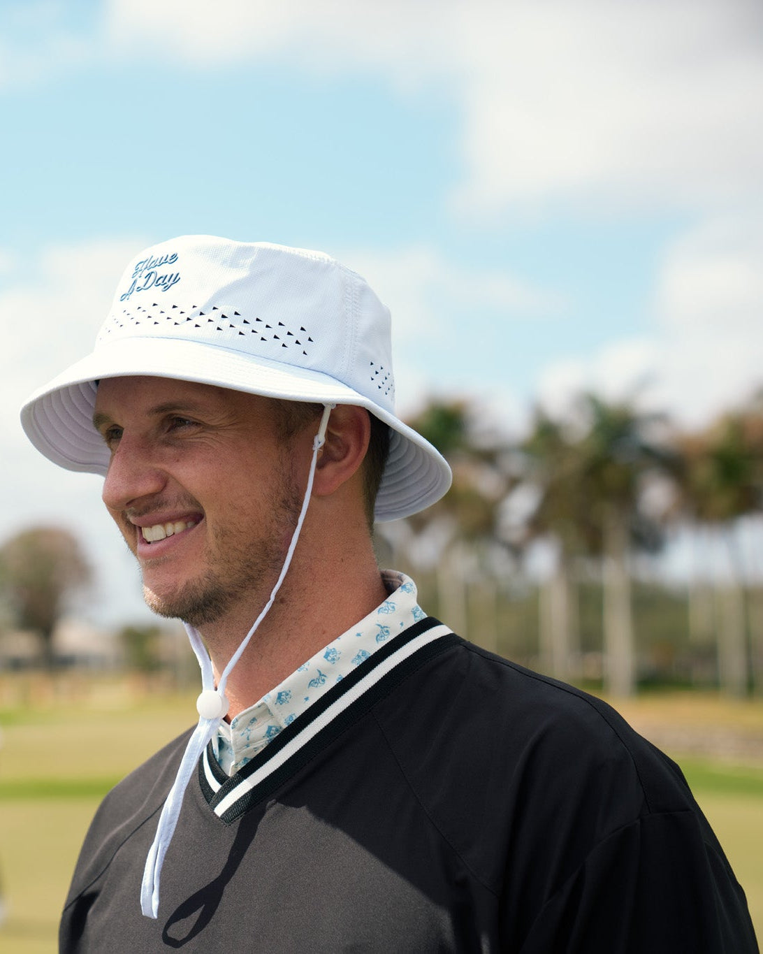 The Breezy Pull Over Black - Breezy Golf