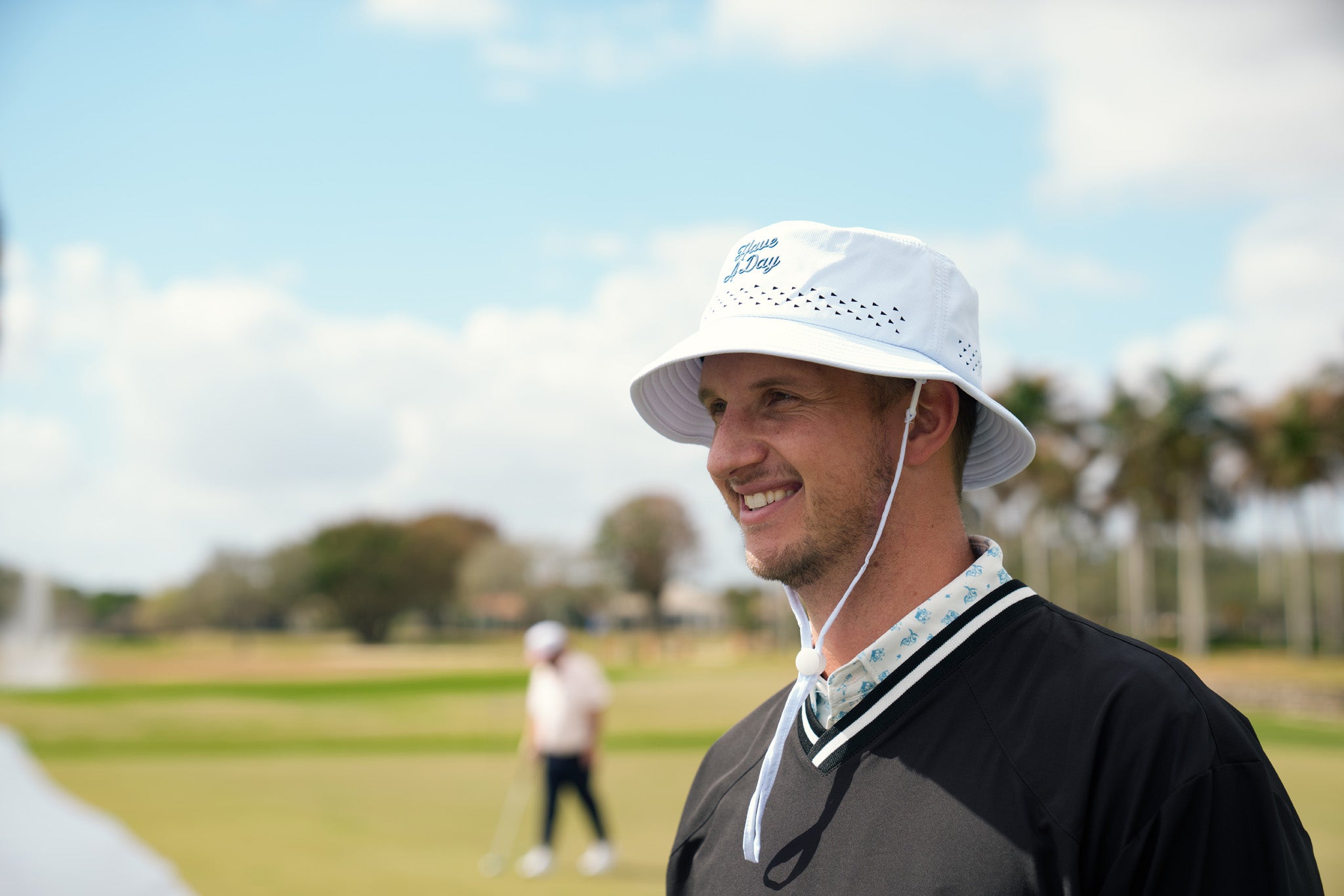 The Breezy Pull Over Black | Breezy Golf | Performance Golf Apparel